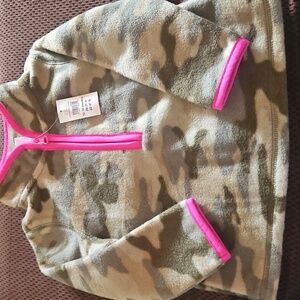 🍀Baby Gap 12-18 month Camo print W/ Pink Trim Fleece. NWT